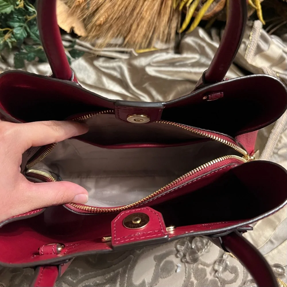 SOLD Michael Kors Mercer Gallery Small Studio Satchel - Picture 9 of 12